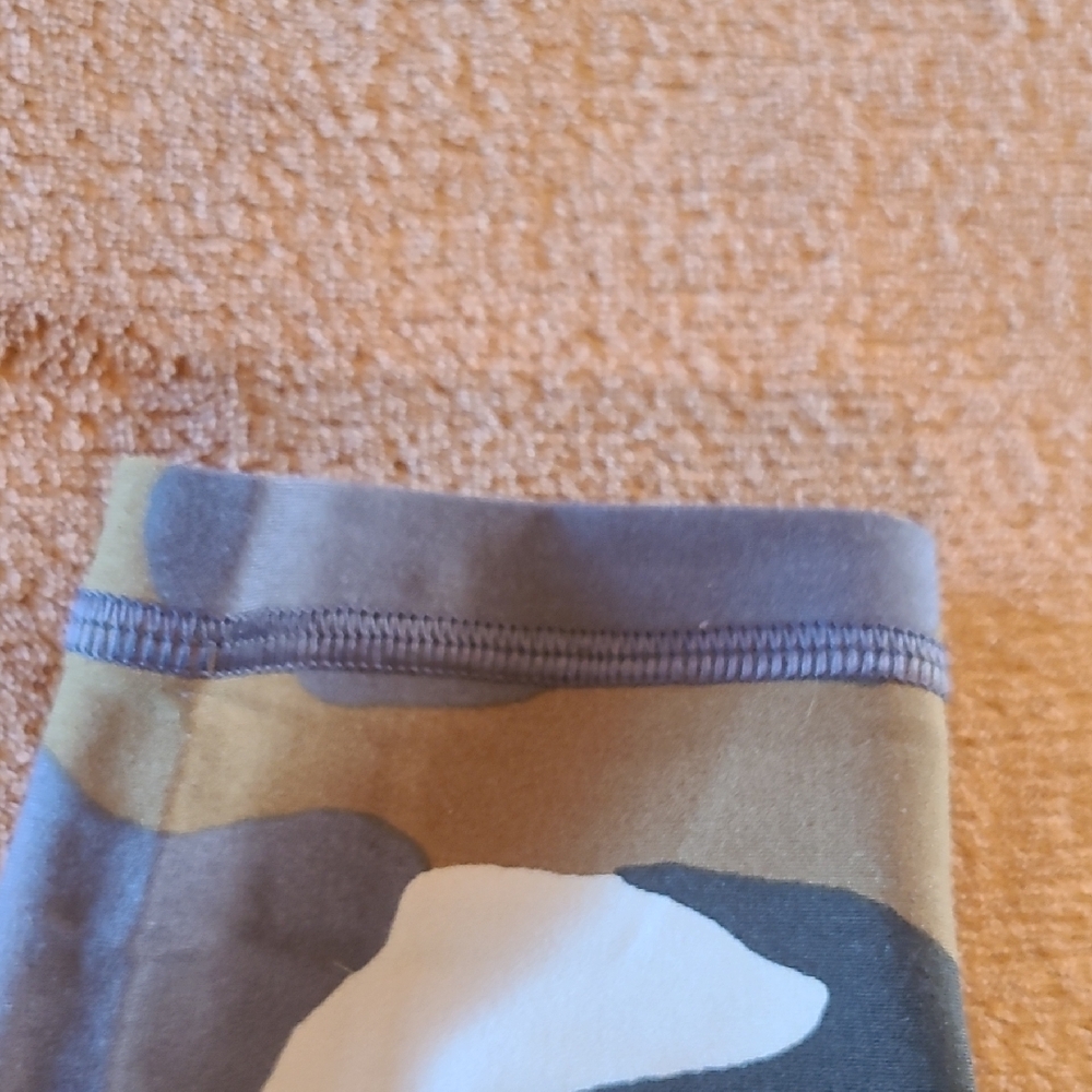 Women's Camouflage Leggings - Picture 3 of 6